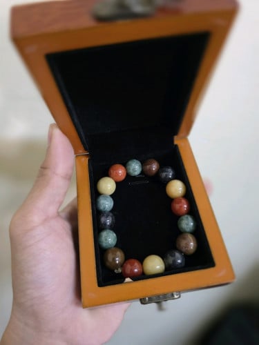 Jade ធម្មជាតិ