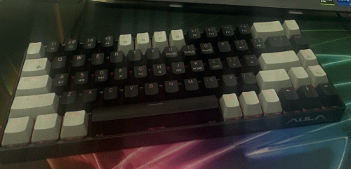 Keyboard នៅស្អាត 15$