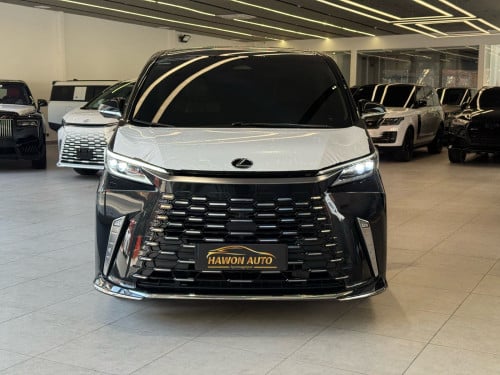 Lexus Lm350h 2025 7 Seat 7000km