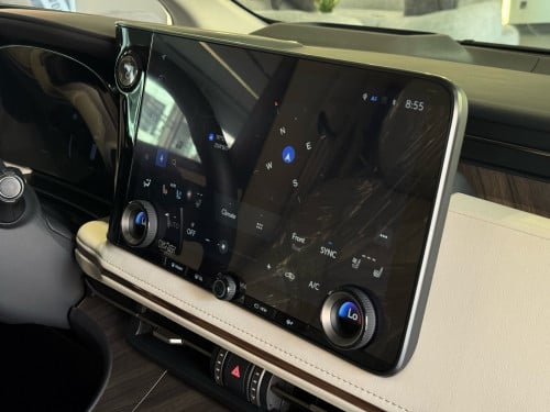 Lexus Lm350h 2025 7 Seat 7000km