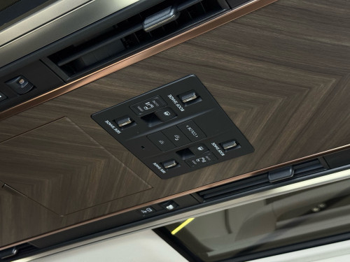 Lexus Lm350h 2025 7 Seat 7000km