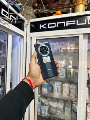 Oppo  A3 pro 5g 256GB  Ram:8 តួស្អាត 99%  សំណុំហ្សីន តម្លៃល្អបងៗ 📥