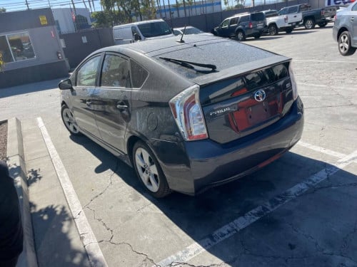 Prius 2014 Option 5 សាង​ (មកដល់ចុងខែ2)