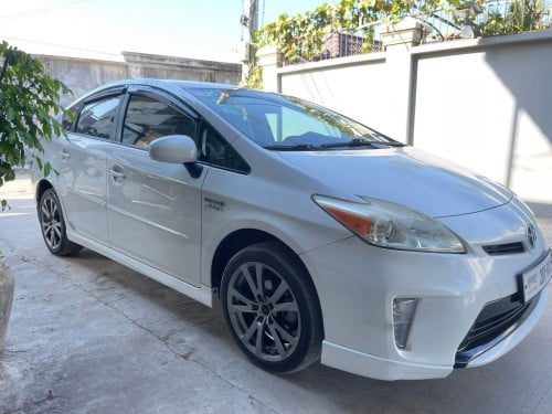Prius Performance ម្ចាស់ដើមឡានមូលថ្នាំហ្សុីនមួយជុំ