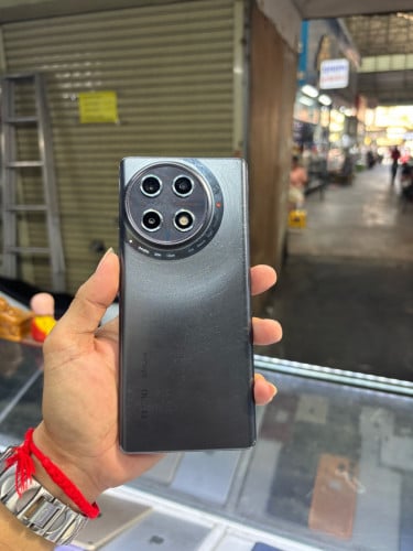 Tecno Camon30spro 256G Ram8g Sim2 global ម៉ាសុីនអេក្រង់ស្រុីន