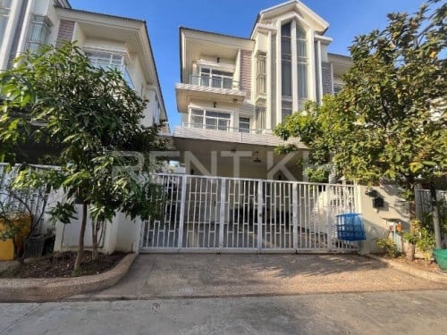 Twin Villa for rent at Borey Chipmong SenSok