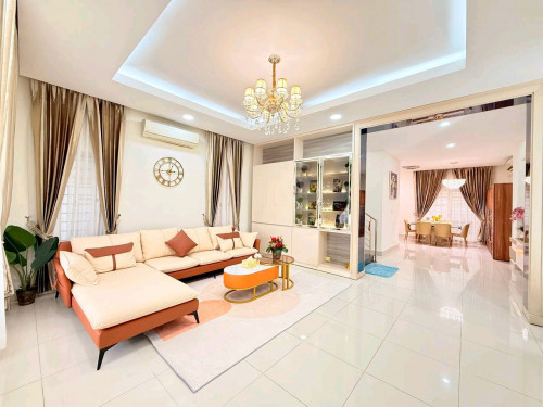Twins villa For Rent / Borey Peng Huoth Bueng Snor