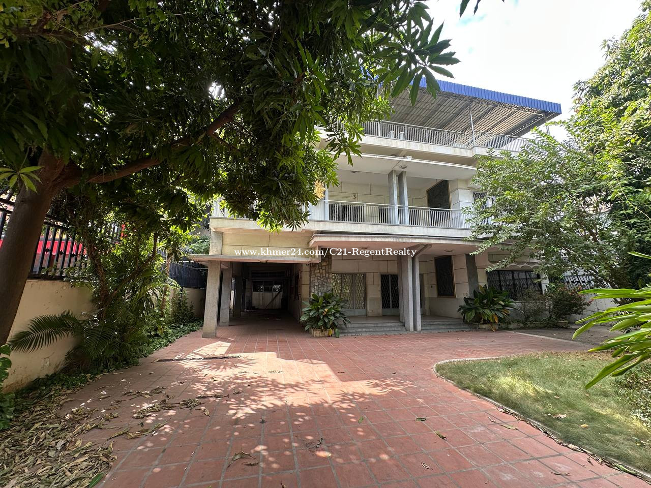 Villa For Rent At In BKK1