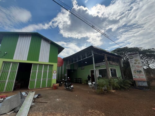 រើសបុគ្គលិក[កំពង់ធំ]