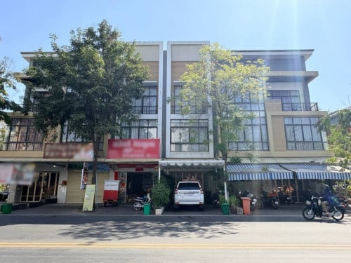 ផ្ទះសម្រាប់ជួលបុរីប៉េងហួតបឹងស្នោរ