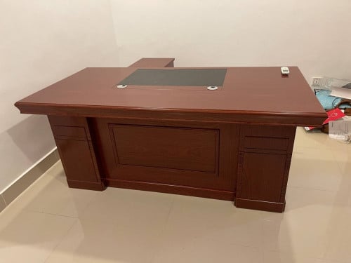 តុប្រធាន