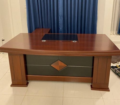 តុប្រធាន