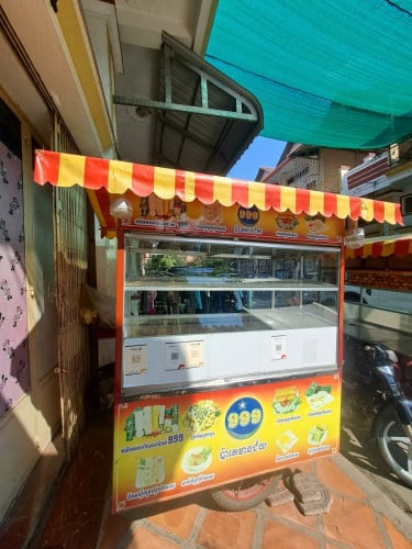 លក់រម៉កនំបុ័ងសាច់