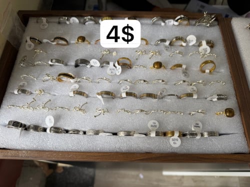 ចិញ្ចៀន​ស្អាត​ៗ