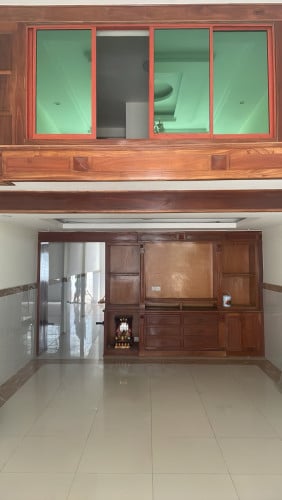 ផ្ទះល្វែងសម្រាប់ ជួល