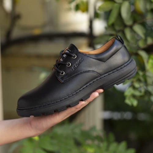 ស្បែកជើងម៉ូតទើបចេញថ្មី ចុះ 30%