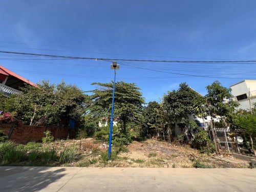 មានដីឡូតិ៍ខ្នាតវីឡាលក់បន្ទាន់ $444.33/m2 ដែលមានទីតាំងស្ថិតនៅជិតផ្លូវ598