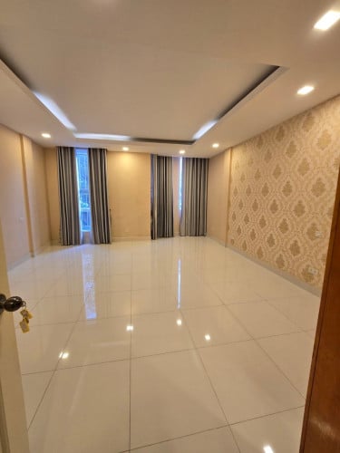 ផ្ទះវីឡាកូនកាត់ A បុរីជីបម៉ុងសែនសុខជួល Link A villa in Sen Sok resident for rent