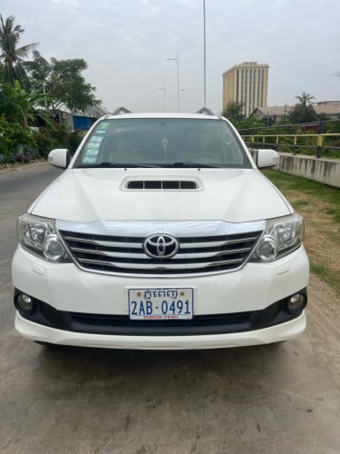 លក់ FORTUNER 2014 អូតូកាប់ពីតាស់