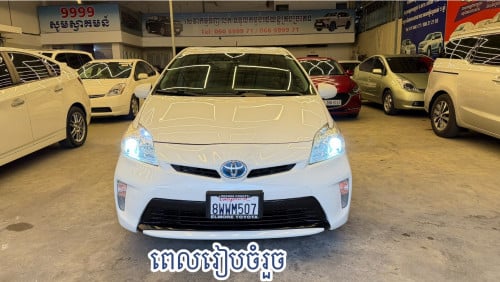 🎁មកដល់ហើយរៀបចំម៉ាស្អាតតែ :$19,600🚘2012  Prius Option3 ក្នុងលឿង កៅអីចុច