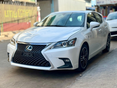 🚘 បង់រំលស់​១០០%ពុំចាំបាច់មានប្រាក់ចូលរួម​💰ការប្រាក់​0.65%  ​2012 Lexus CT 200h F-sport full option