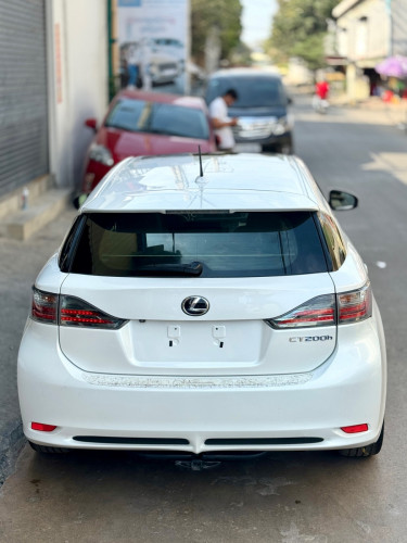 🚘 បង់រំលស់​១០០%ពុំចាំបាច់មានប្រាក់ចូលរួម​💰ការប្រាក់​0.65%  ​2012 Lexus CT 200h F-sport full option