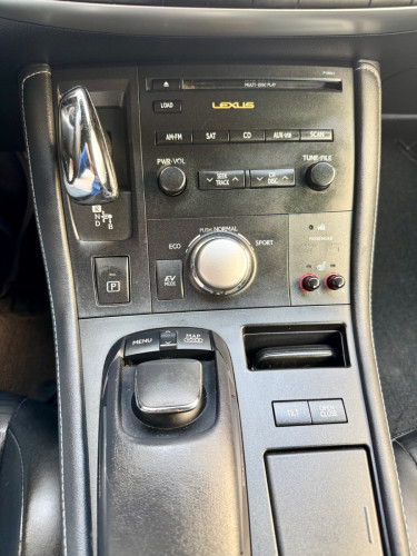 🚘 បង់រំលស់​១០០%ពុំចាំបាច់មានប្រាក់ចូលរួម​💰ការប្រាក់​0.65%  ​2012 Lexus CT 200h F-sport full option