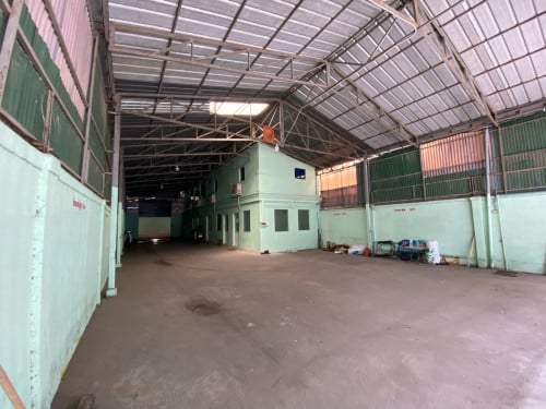 ដី នឹង ឃ្លាំងសម្រាប់លក់ ( warehouse for sale)