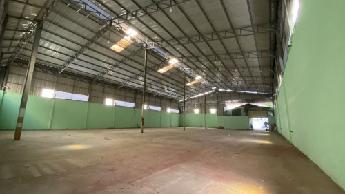 ដី នឹង ឃ្លាំងសម្រាប់លក់ ( warehouse for sale)