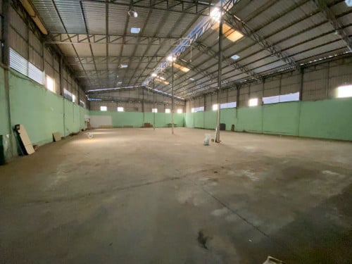 ដី នឹង ឃ្លាំងសម្រាប់លក់ ( warehouse for sale)