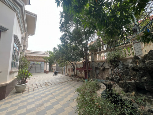 11 Bedroom Big Villa for Rent in Khan Meanchey
