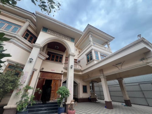 11 Bedroom Big Villa for Rent in Khan Meanchey