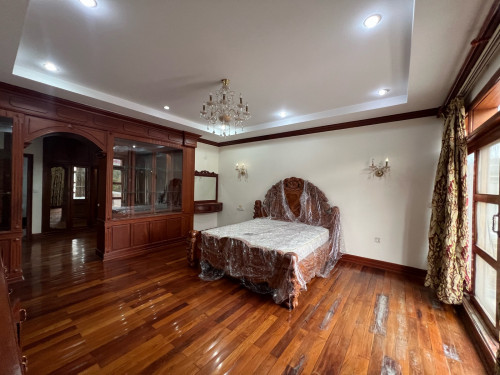 11 Bedroom Big Villa for Rent in Khan Meanchey