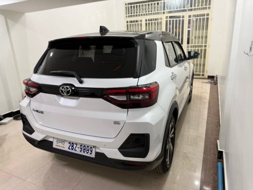 2023 TOYOTA RAIZE ដំបូលខ្មៅ