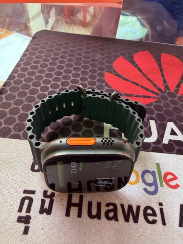 Apple Watch Ultra 2 99% Black Ocean Band