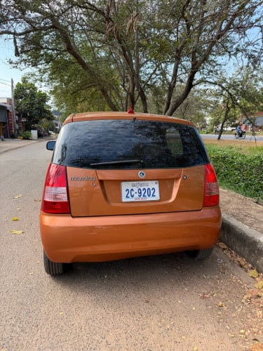 KIA ម៉នីញឆ្នាំ 2005