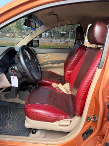KIA ម៉នីញឆ្នាំ 2005