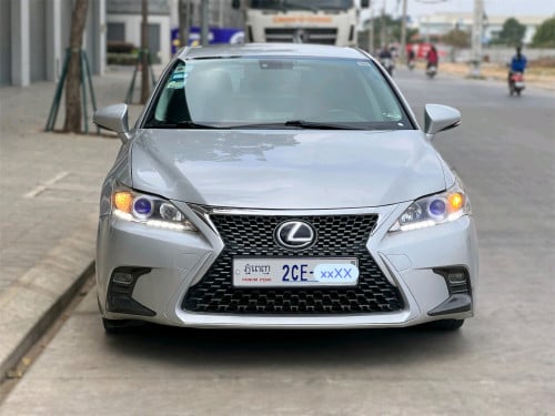 Lexus Ct200h