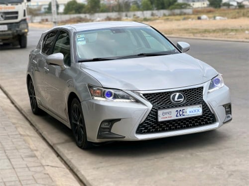 Lexus Ct200h