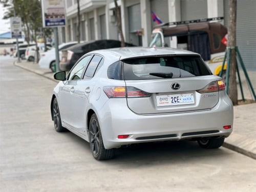 Lexus Ct200h