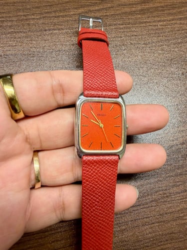 Original Rare Vintage SEIKO Tank Red Dial 1988 - (Condition 90%)