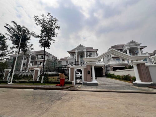Queen Villa for Rent in Borey Penghouth Boeung Snor