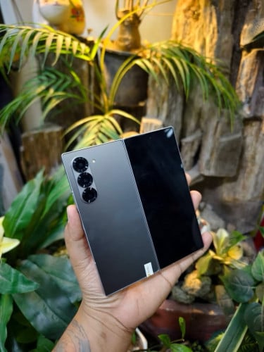 Samsung galaxy Z fold 6/ram12/256G/(ក្រុមហ៊ុនសុីម2)