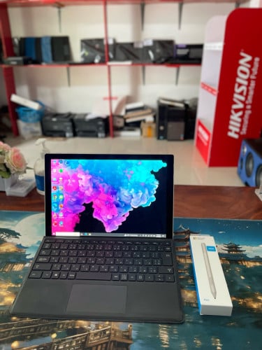 Surface Pro 6 set with keyboard + pen