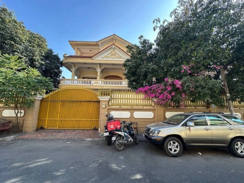 វីឡាលក់នៅបឹងកេងកង