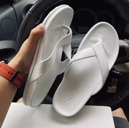 ស្បែកជើងស៊ក