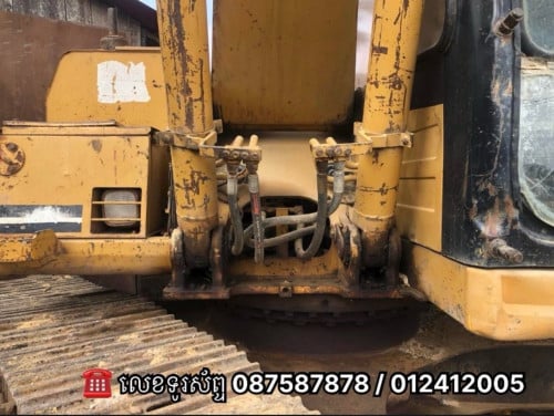 អេស្កាវ៉ាទ័រ លក់តម្លៃ 22000$ ចុះសល់ 18000$ មានពន្ធ ( Tax ) អាចចចារបាន រឺជួល  出售挖掘机价格 1800美元