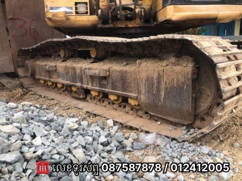 អេស្កាវ៉ាទ័រ លក់តម្លៃ 22000$ ចុះសល់ 18000$ មានពន្ធ ( Tax ) អាចចចារបាន រឺជួល  出售挖掘机价格 1800美元