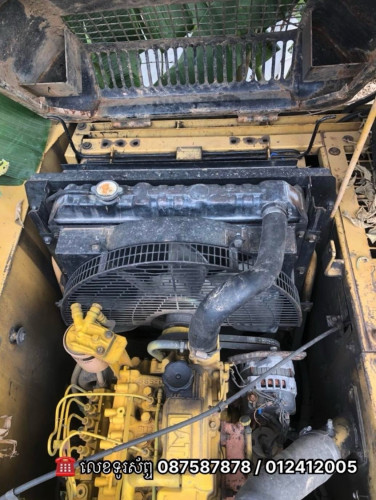 អេស្កាវ៉ាទ័រ លក់តម្លៃ 22000$ ចុះសល់ 18000$ មានពន្ធ ( Tax ) អាចចចារបាន រឺជួល  出售挖掘机价格 1800美元