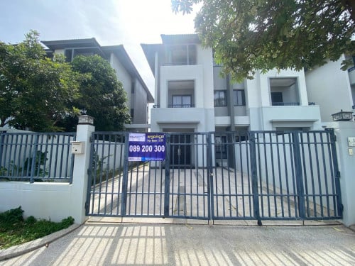 04 Bedrooms Twin Villa for Rent in Borey Chip Mong